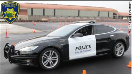 Tesla Milik Polisi California Kehabisan Listrik Membuat Gagal Mengejar Penjahat
