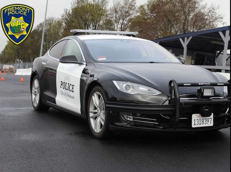 Tesla Milik Polisi California Kehabisan Listrik Membuat Gagal Mengejar Penjahat