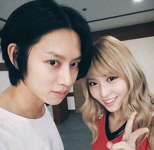Heechul Super Junior Pacaran Sama Momo Twice, Netizen Pada Kaget Gak?