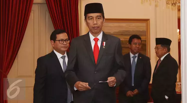 Jokowi: Banjir Terjadi karena Kita Buang Sampah di Mana-mana