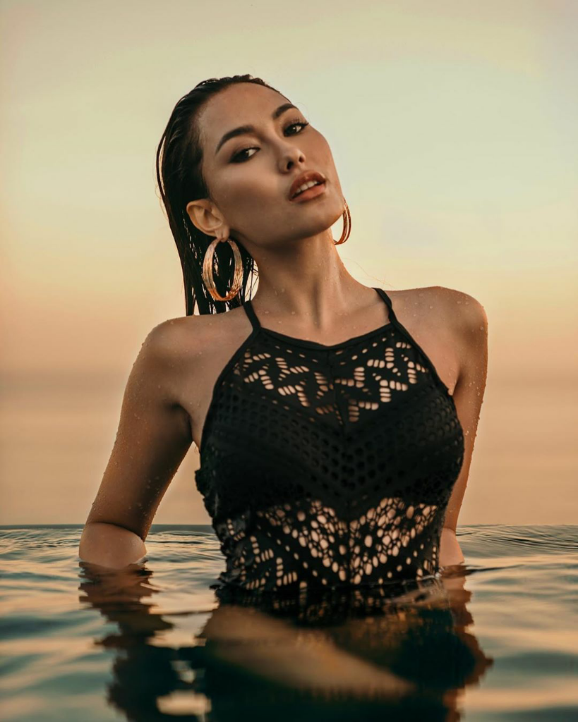 Eksekusi Gown Merah Dipantai, Frederika Jangan Turun Tahta!!