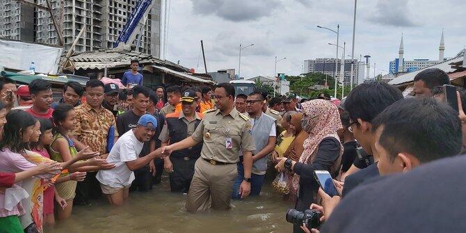 Di Depan Anies, Warga Kalideres Korban Banjir Teriak 'Butuh Makan Kami Kelaparan'