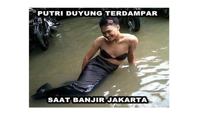 Kocak! Meme saat Banjir ini Bikin Ngakak, ada Duyung Terdampar