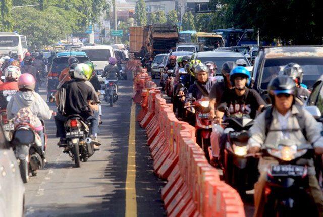 Jalanan - Tempat Termudah Untuk Bersyukur & Mengeluh