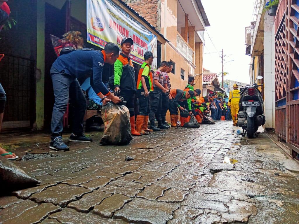 Sampah Jakarta Setelah Pasca Banjir, Adakah Solusinya?