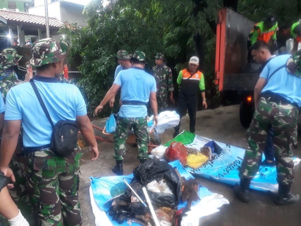 Sampah Jakarta Setelah Pasca Banjir, Adakah Solusinya?