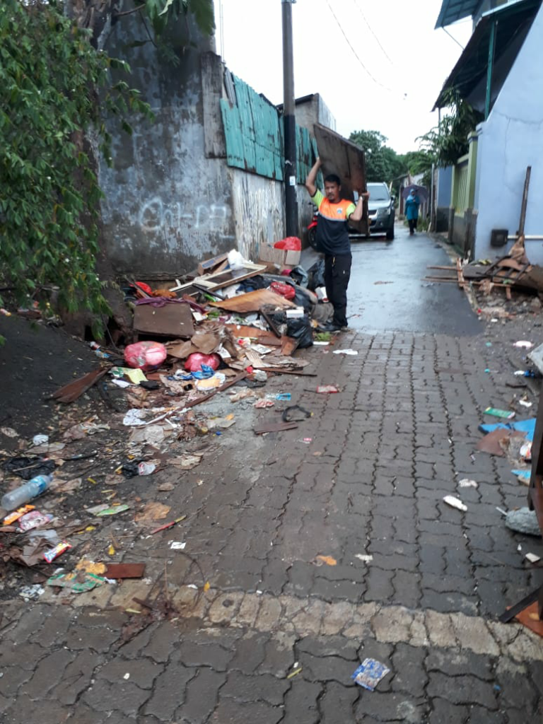 Sampah Jakarta Setelah Pasca Banjir, Adakah Solusinya?