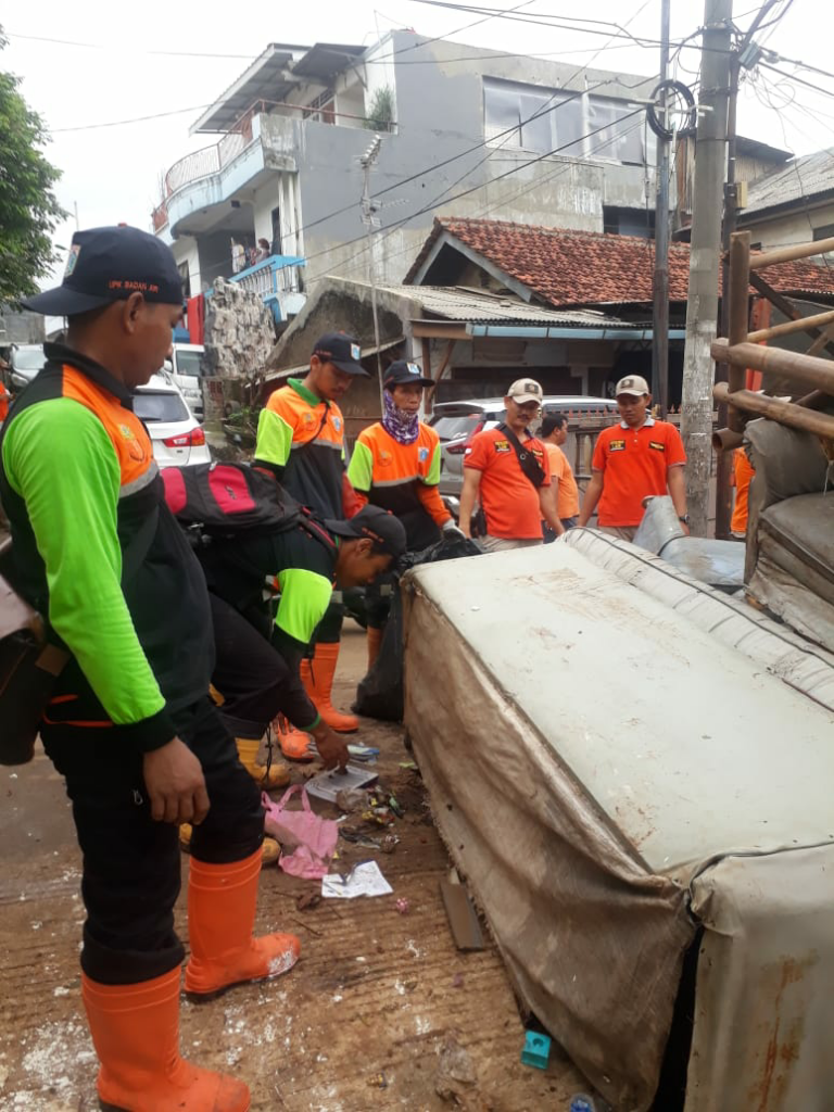 Sampah Jakarta Setelah Pasca Banjir, Adakah Solusinya?