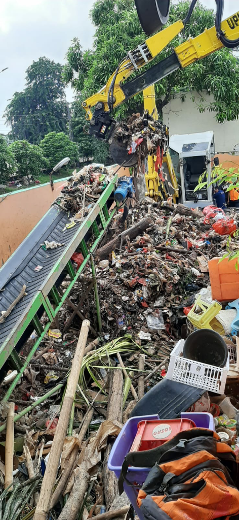 Sampah Jakarta Setelah Pasca Banjir, Adakah Solusinya?