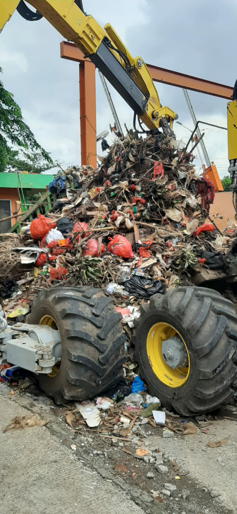 Sampah Jakarta Setelah Pasca Banjir, Adakah Solusinya?