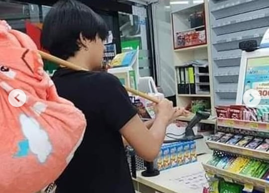Cara Unik Negara Thailand Mengurangi Kantong Plastik! Tas Branded Buat Belanja?