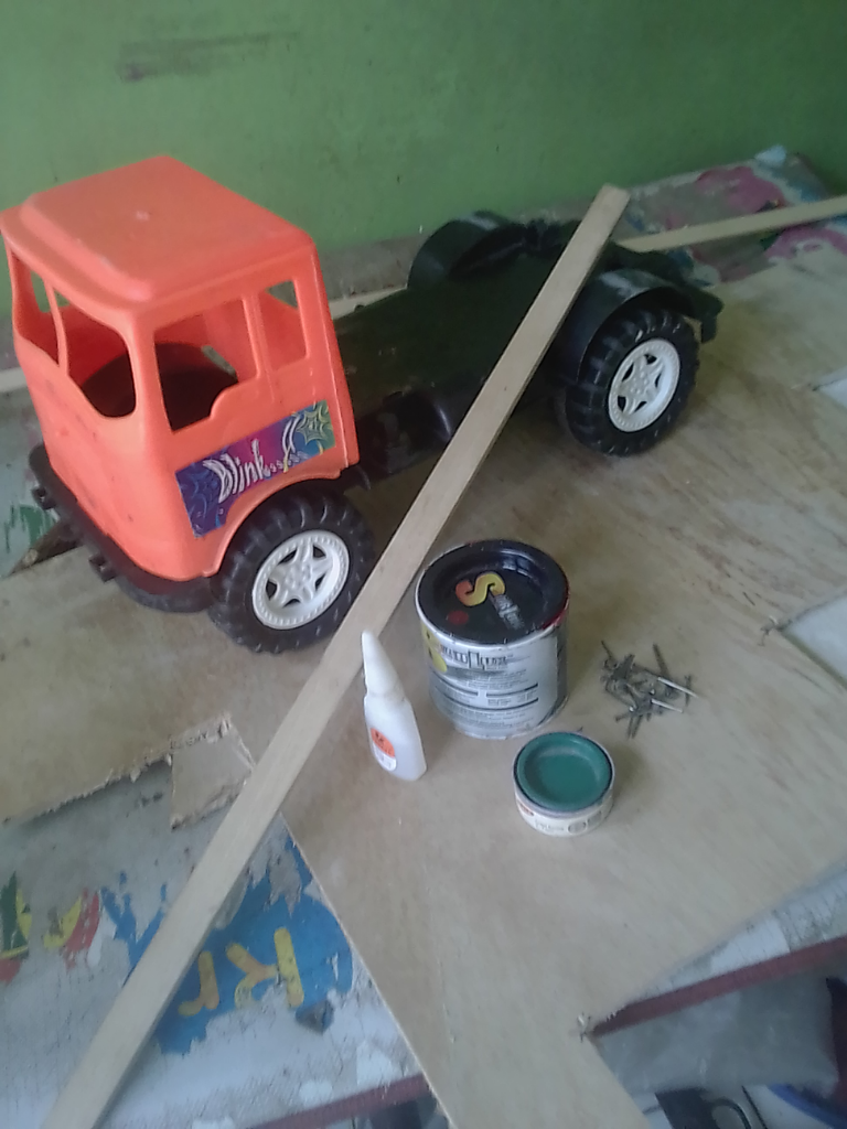 Jadi Orang Tua Kreatif, Mobil Mainan Bekas Di Sulap Jadi Miniatur Truk Sound Keren !