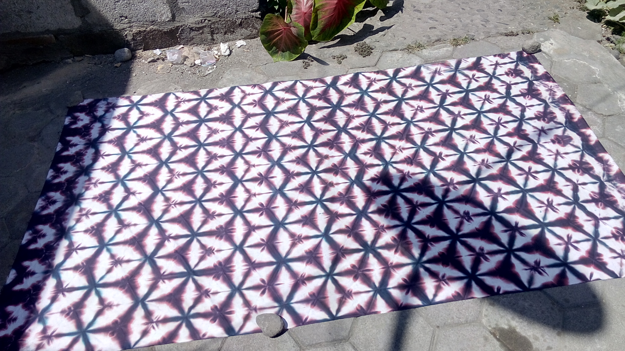 ANEKA LIPATAN &amp; MOTIF SHIBORI (Seni Melipat Kain)