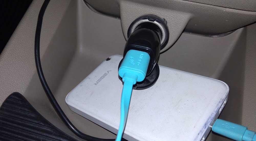 Peringatan: Jangan Simpan Power Bank di Dalam Mobil, Bisa Meledak!