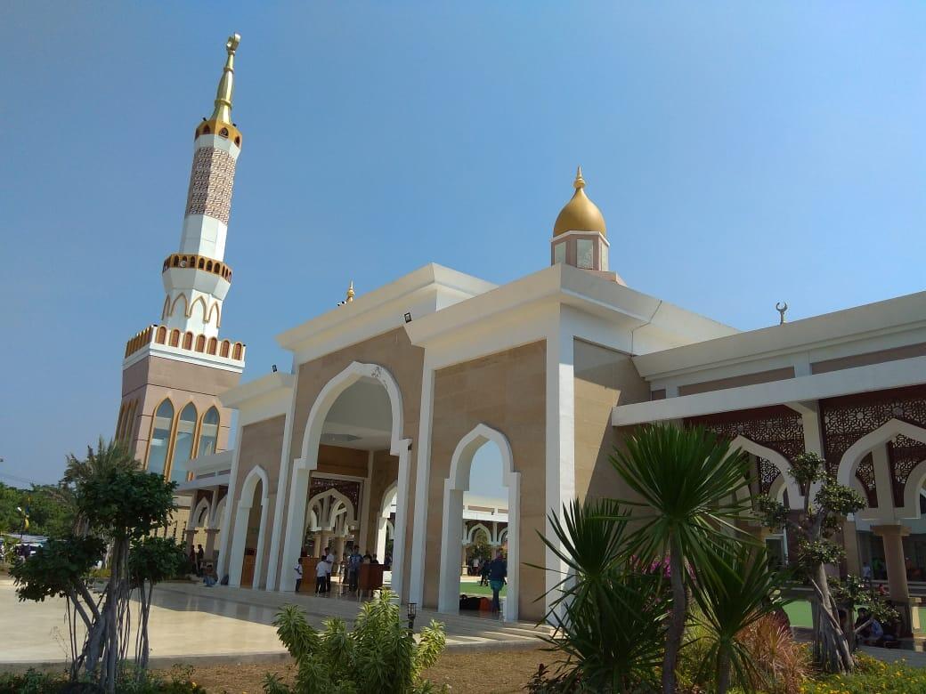 WARGA INDRAMAYU KINI PUNYA ISLAMIC CENTER MEGAH