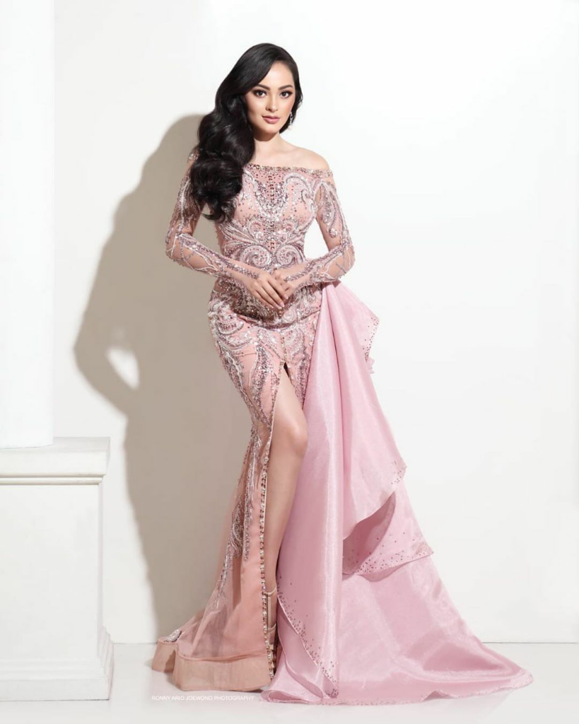 Tak Pernah Bisa Move On Dari Gown Anaz Untuk Jolene Marie, Ini Penampakannya!