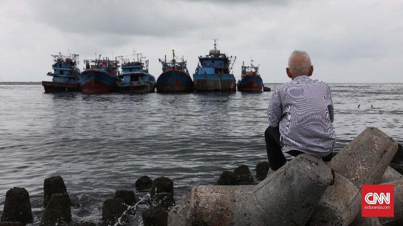 FOTO : Gelombang Tinggi Air Laut di Pesisir Jakarta