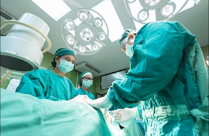 Perempuan Tak Dikenal Keluarga Setelah Menjalankan Operasi Plastik