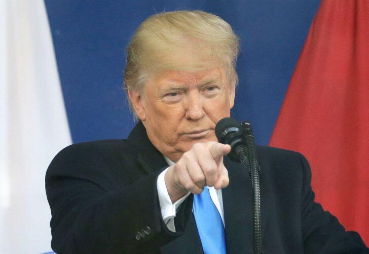 Pose-pose Foto Unik dan Menarik Dari Donald Trump! Akankah Menjadi Trend Selfie 2020?