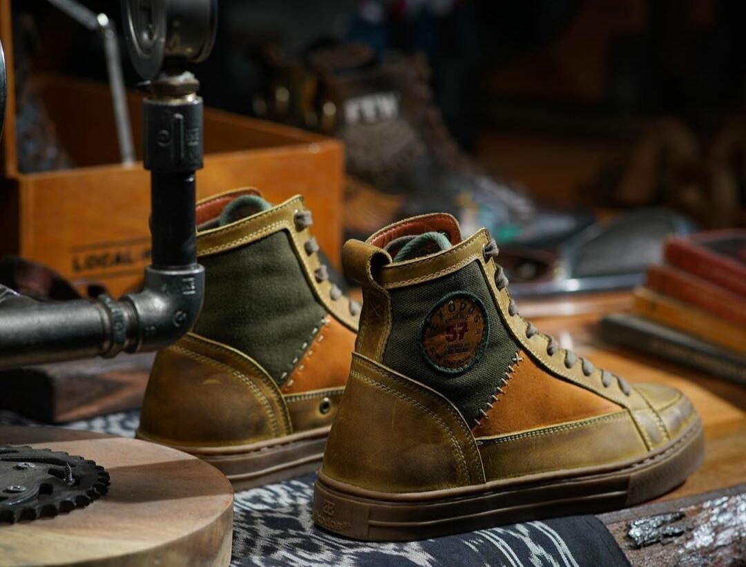 17 Sepatu Lokal Terkini yang Gak Biasa, Keren-Keren Cuy