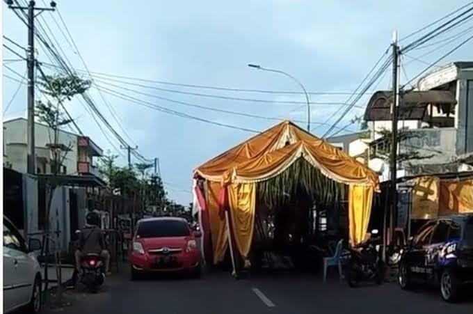 6 Kebiasaan Unik yang Dipunyai Warga +62, No 2 Asli Kita Banget!