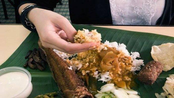 6 Kebiasaan Unik yang Dipunyai Warga +62, No 2 Asli Kita Banget!