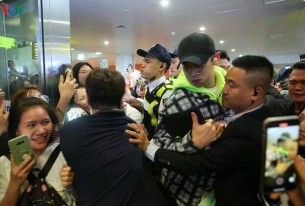 Mimpi Buruk Sehun dan Chanyeol EXO di Bandara Vietnam. Jangan Terulang Lagi Yaaaa