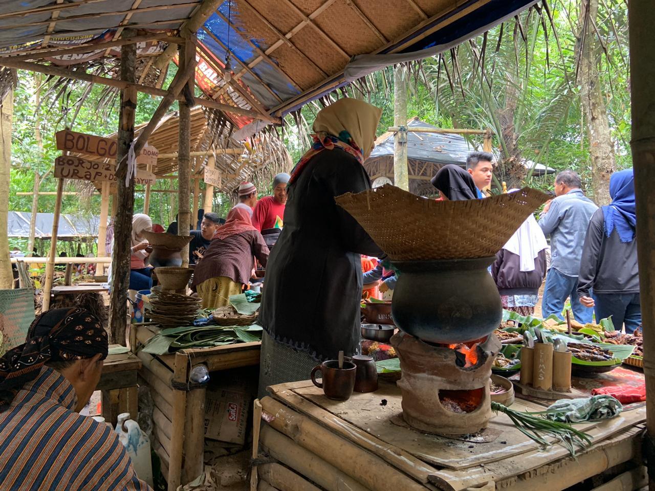 Pasar Tradisi Lembah Merapi, Setiap Minggu Pagi