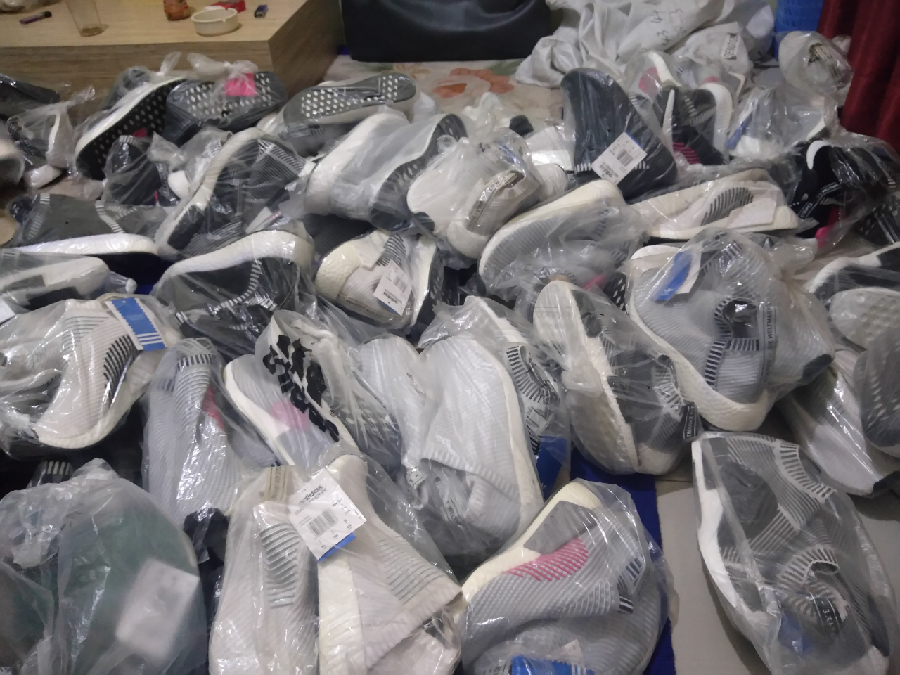 &#91;WTS&#93; SUPPLIER SEPATU ADIDAS, BORONGAN, SATUAN BISA.