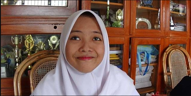 Remaja Perempuan Indonesia Menemukan 2 Saudari Kembarnya Lewat Twitter