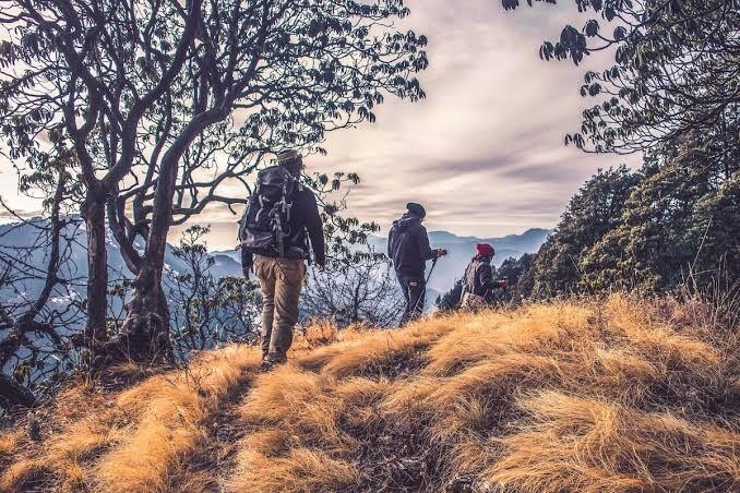 Ga Usah Takut Rusak! Berikut Tips Aman Membawa Kamera Saat Lo Sedang Mendaki Gunung!