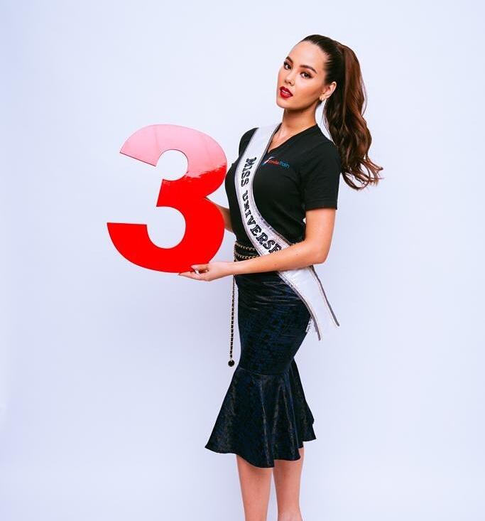 Bandingkan Foto Kecil Para Queen, Ada Yang Aneh Di Foto Terakhir?