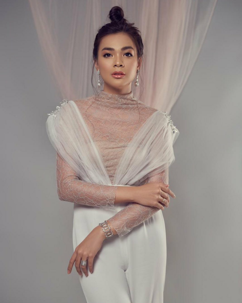 Bandingkan Foto Kecil Para Queen, Ada Yang Aneh Di Foto Terakhir?