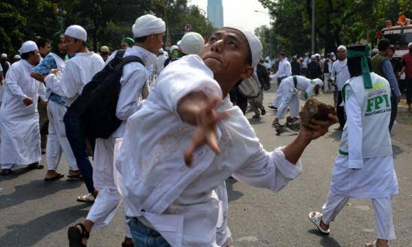 Tersulut Hoaks, Pendukung Anies Nyaris Bikin Keributan