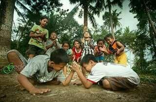Gelak Tawa Ala Anak Pedesaan