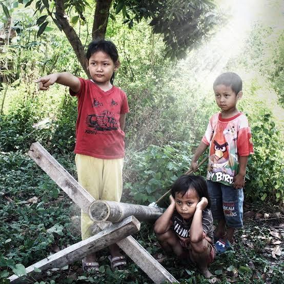 Gelak Tawa Ala Anak Pedesaan