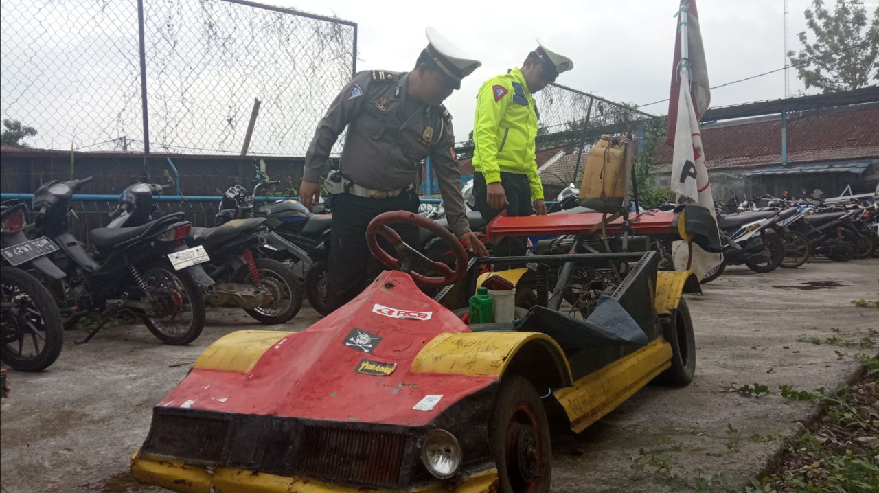 Gini Jadinya Jika Mobil F1 Ditilang Polisi