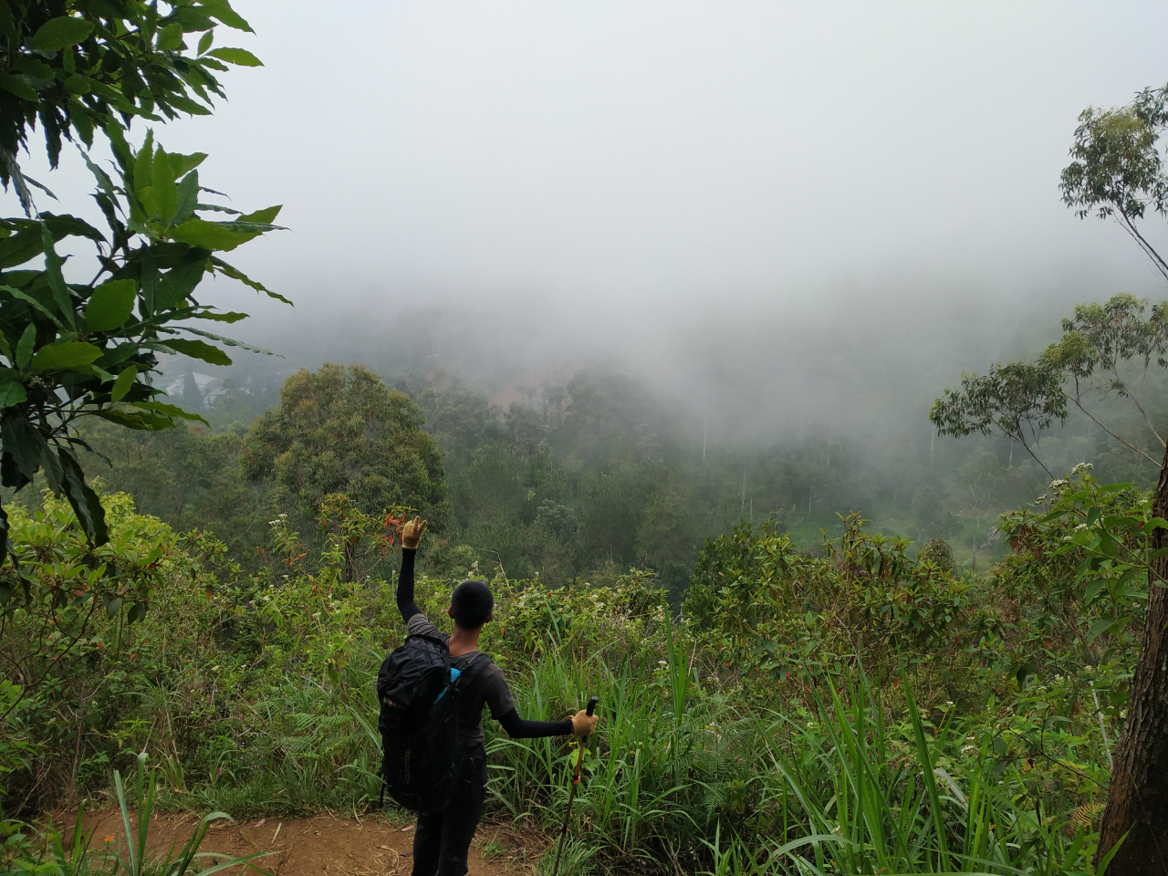 SANTUY MENDAKI GUNUNG DI MUSIM HUJAN - CATPER GUNUNG BURANGRANG 14-15 JANUARI 2020