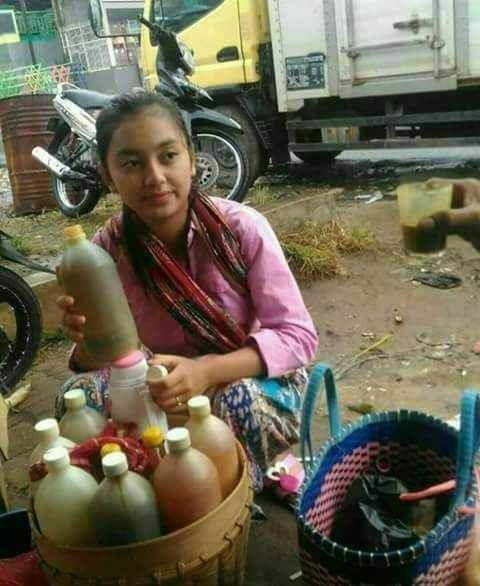 Segelas Jamu Menjadi Incaran Pengunjung Pasar Tradisional