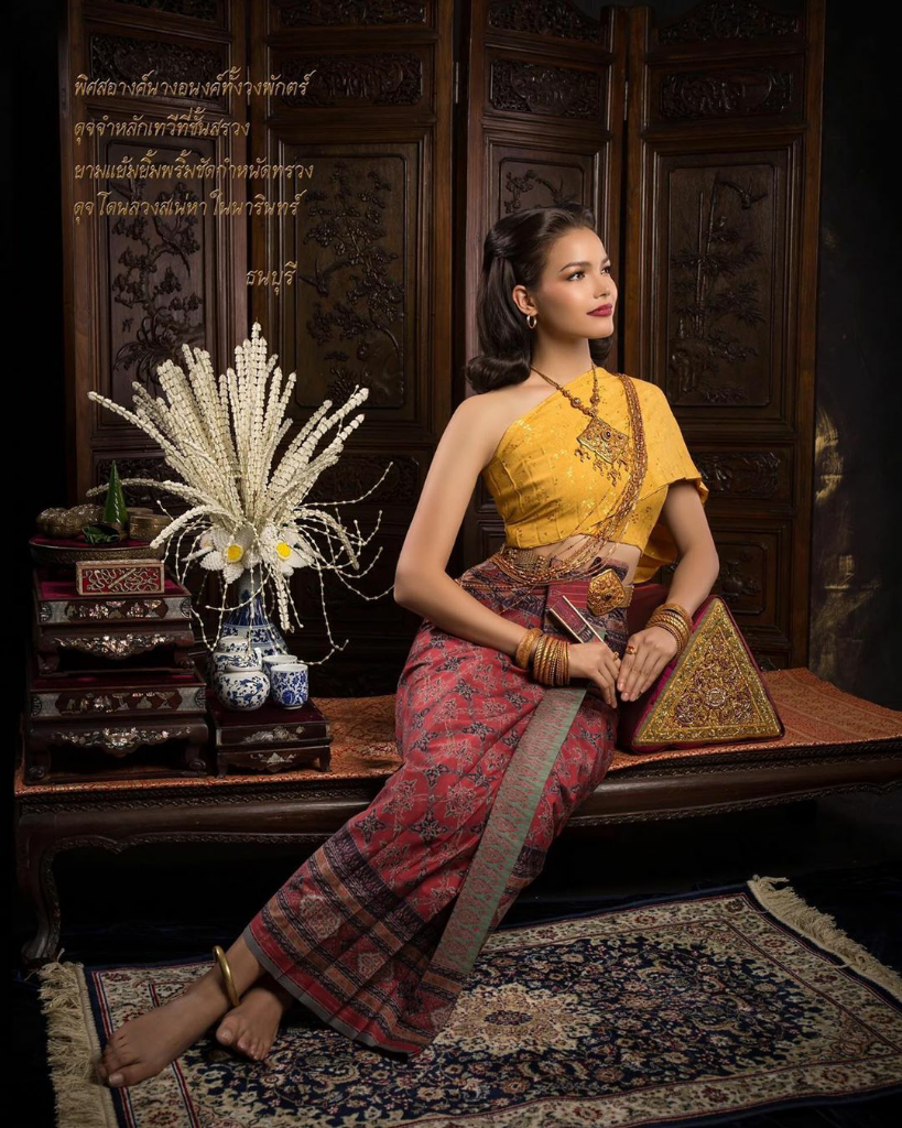 Tampil Dengan Balutan Thailand Kuno, Paweensuda Drouin Nampak Anggun Dan Menawan