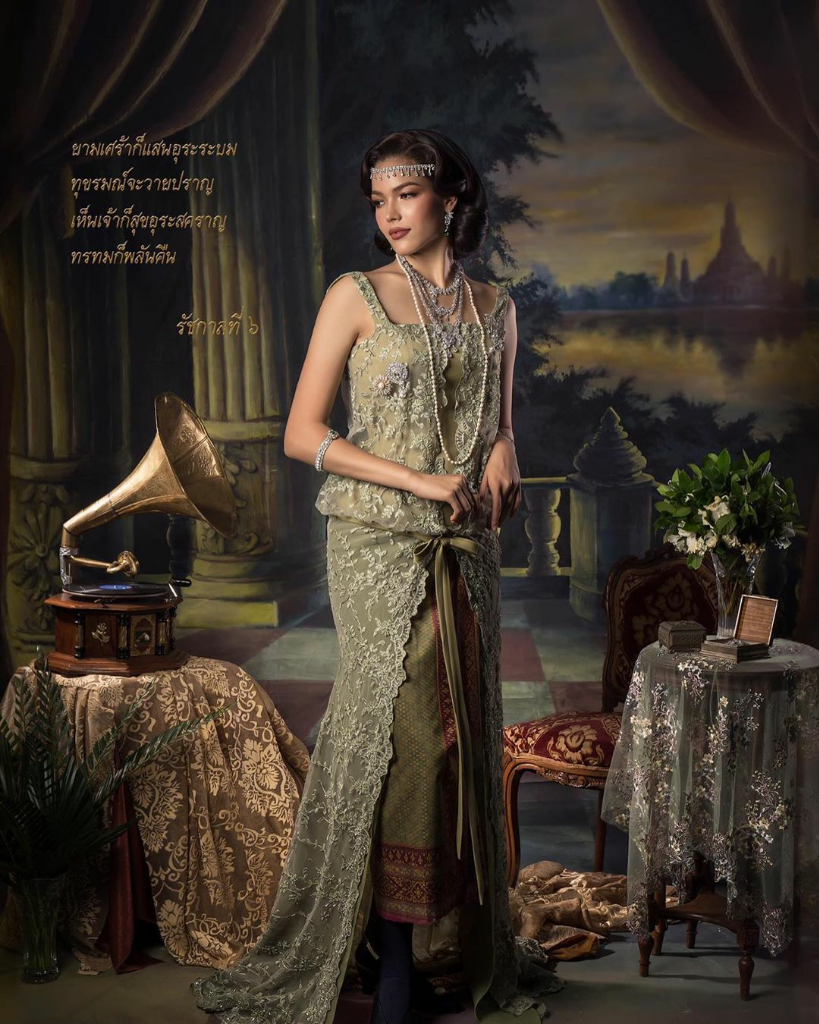 Tampil Dengan Balutan Thailand Kuno, Paweensuda Drouin Nampak Anggun Dan Menawan