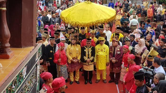 Ingin Bikin Kerajaan Legal Di Indonesia, Ini Caranya Gan