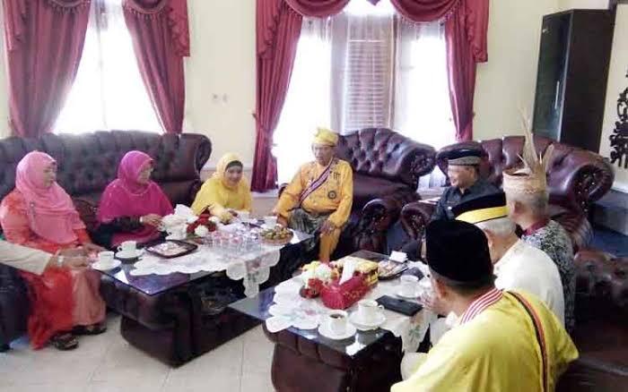 Ingin Bikin Kerajaan Legal Di Indonesia, Ini Caranya Gan