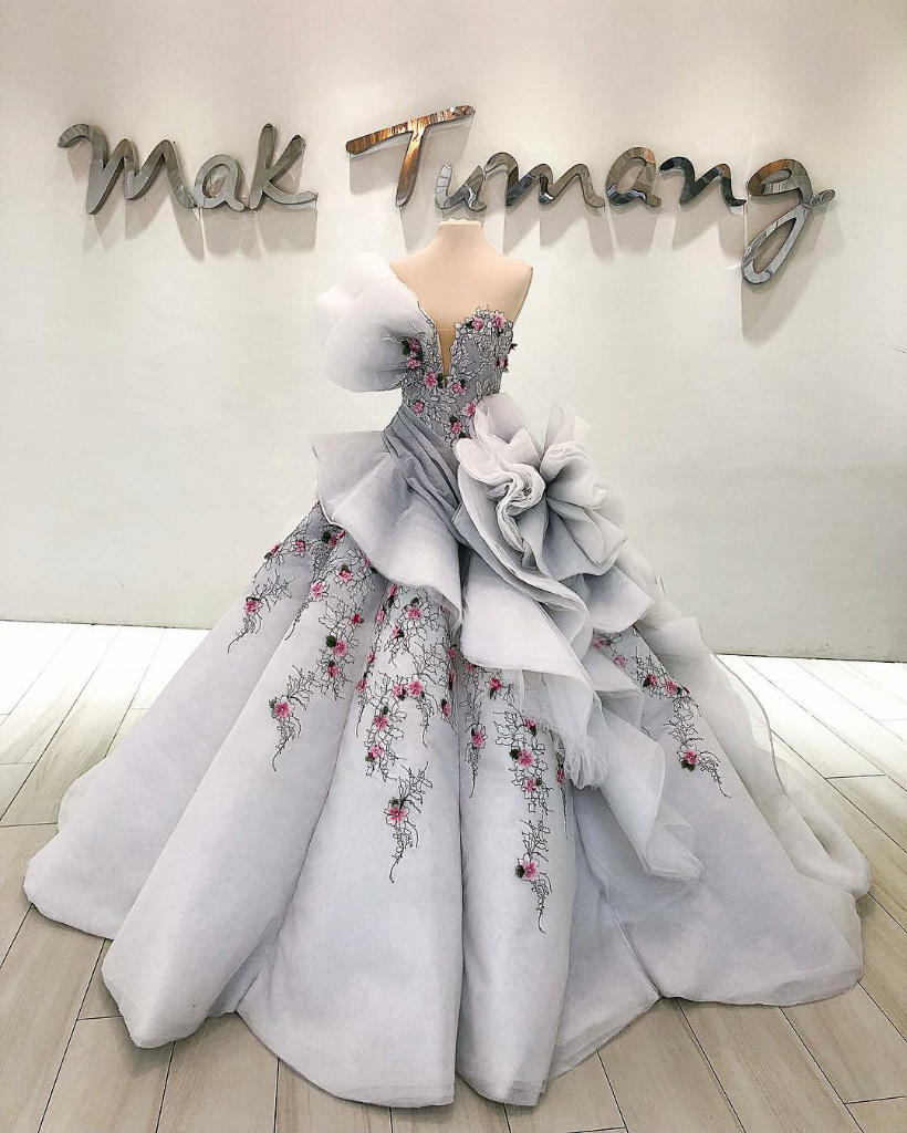 Terkenal Berkat Lava Gown, Ini Berbagai Rancangan Mak Tumang! Desainer Asal Filipina