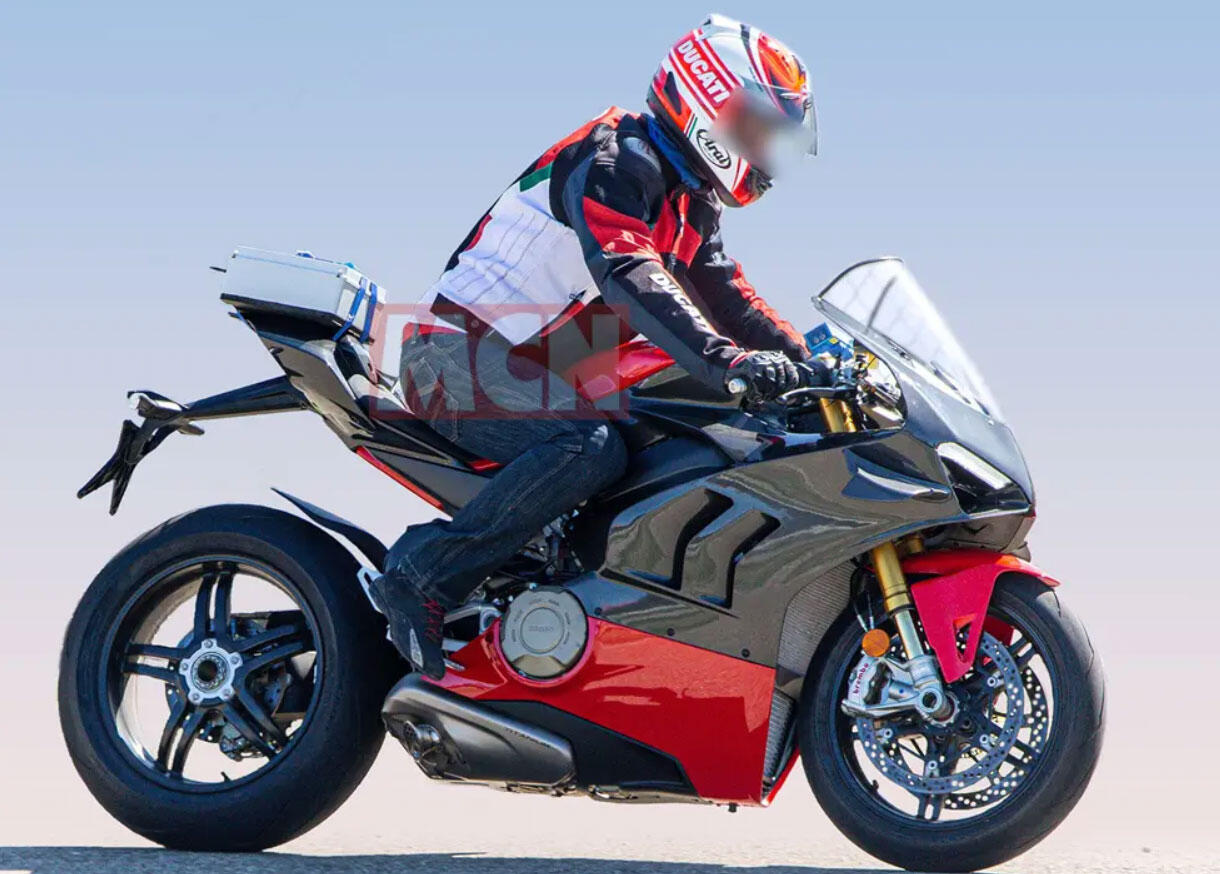 Moge Ducati Mesin 1100cc V4 Bertenaga 234hp Tapi Bobotnya Setara Motor 200cc