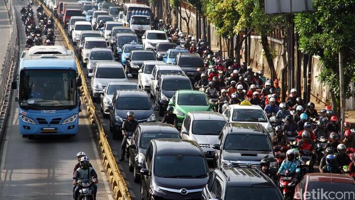 Tilang Elektronik bagi Motor Juga Diberlakukan di Busway Koridor 6