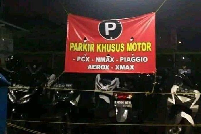 Lahan Parkir Khusus Untuk Motor 150cc Di Pusat Perbelanjaan, Dah Kaya Moge !! 