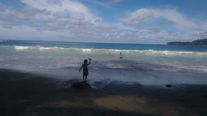 Pesona Pantai Undi, Distrik Masni, Manokwari, Papua Barat 