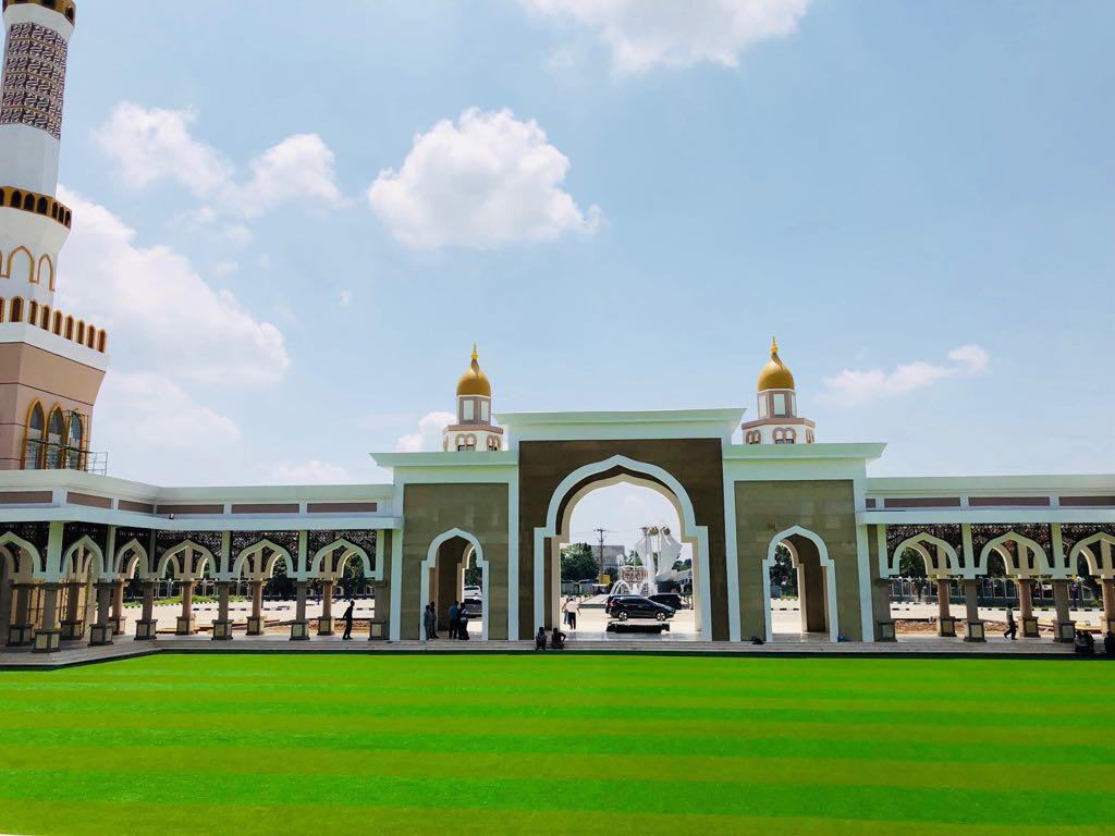 WARGA INDRAMAYU KINI PUNYA ISLAMIC CENTER MEGAH