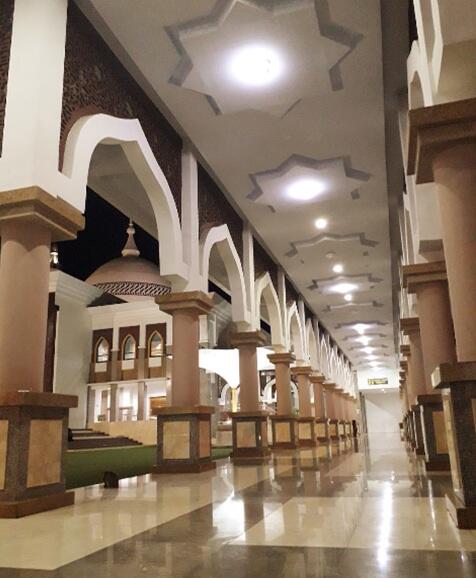 WARGA INDRAMAYU KINI PUNYA ISLAMIC CENTER MEGAH